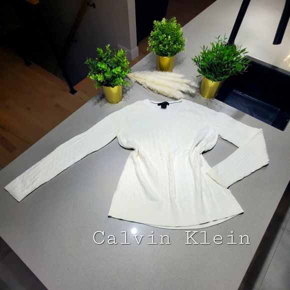 CALVIN KLEIN Très beau pull en tricot extensible de couleur blanc - Picture 1 of 7